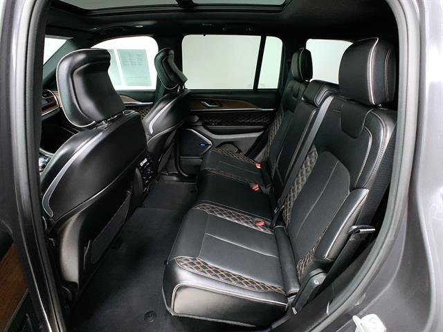 2022 Jeep Grand Cherokee Summit