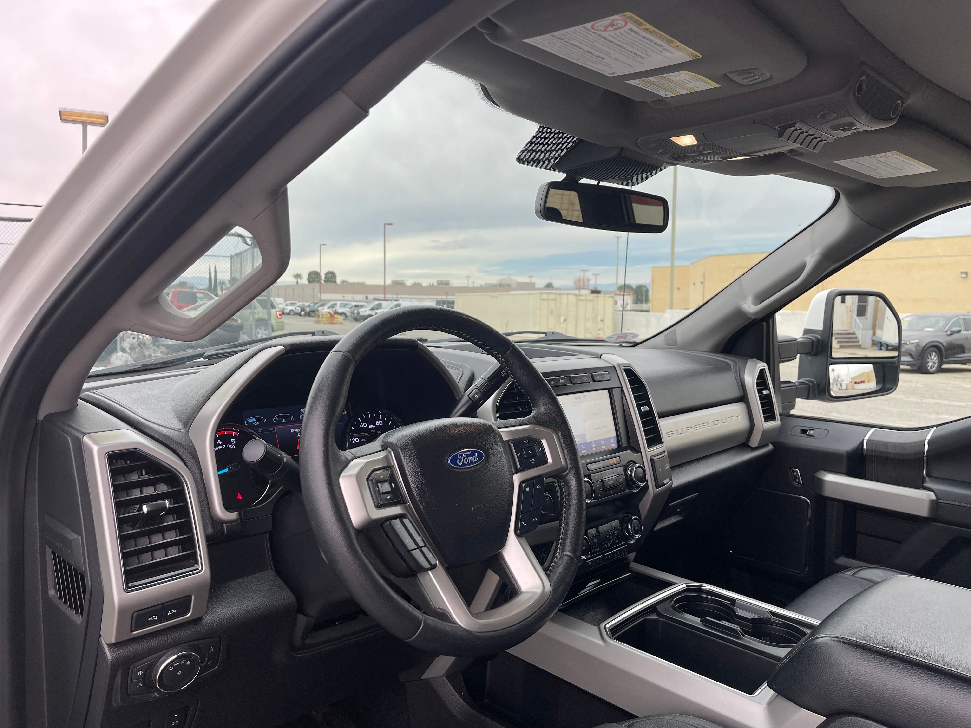 2020 Ford Super Duty F-350 DRW 4x4 Lariat 4dr Crew Cab 8 ft. LB DRW Pickup