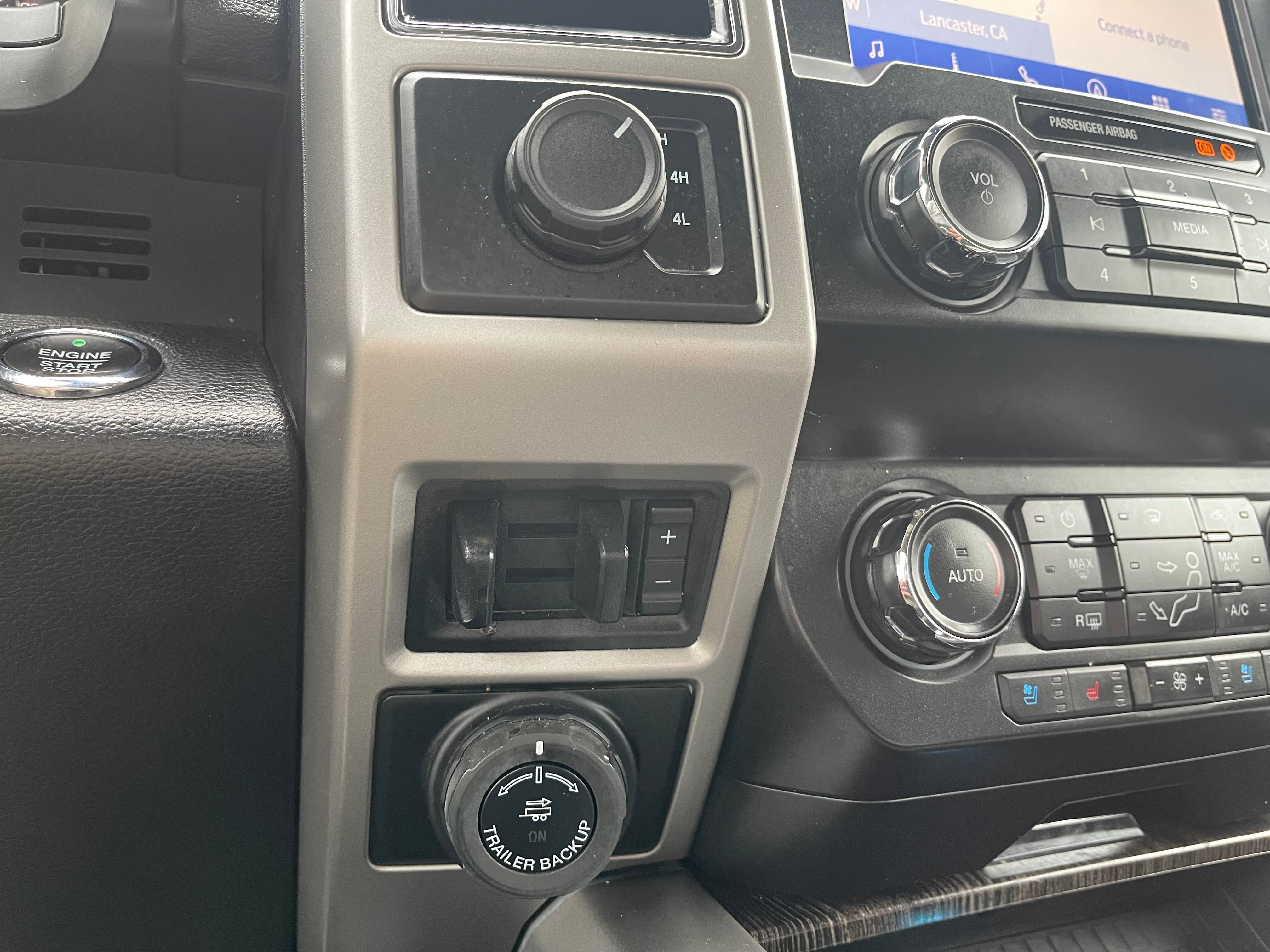 2020 Ford Super Duty F-350 DRW 4x4 Lariat 4dr Crew Cab 8 ft. LB DRW Pickup