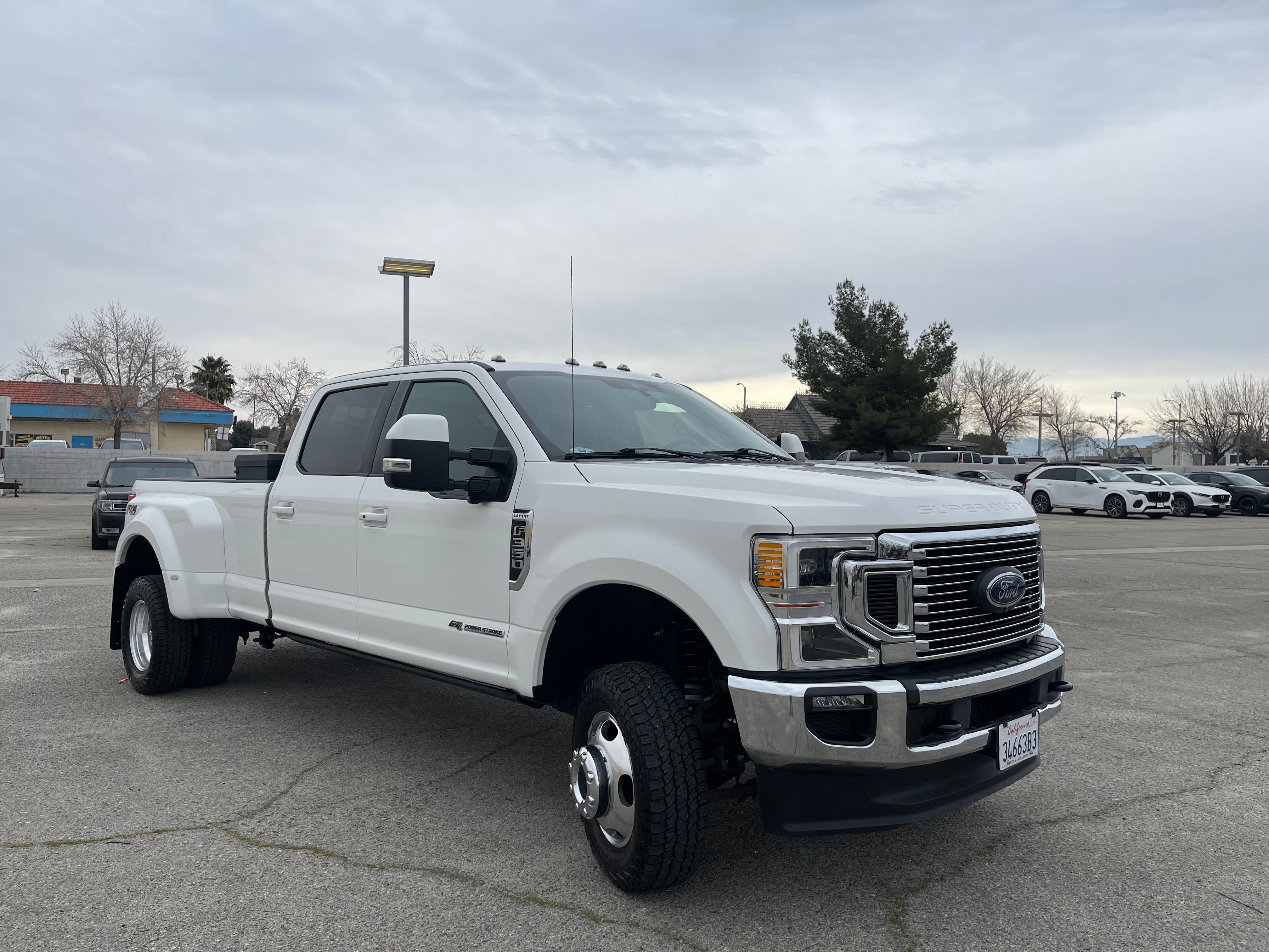2020 Ford Super Duty F-350 DRW 4x4 Lariat 4dr Crew Cab 8 ft. LB DRW Pickup