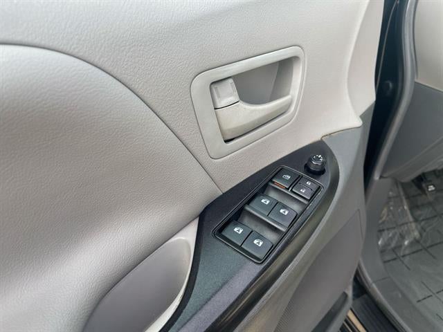 2017 Toyota Sienna L 7-Passenger