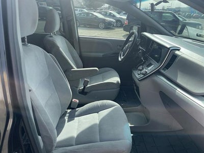 2017 Toyota Sienna L 7-Passenger