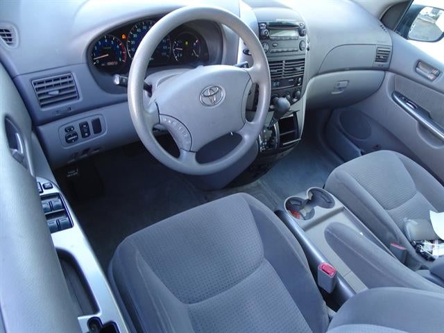 2006 Toyota Sienna CE 8 Passenger