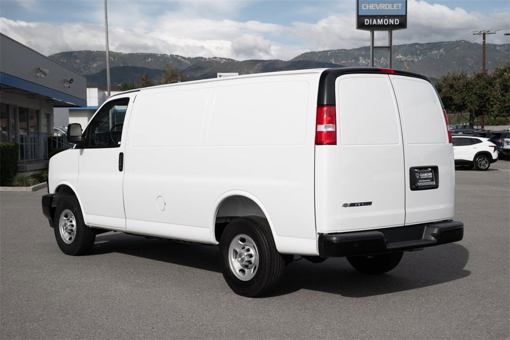 2025 Chevrolet Express Cargo 2500 WT