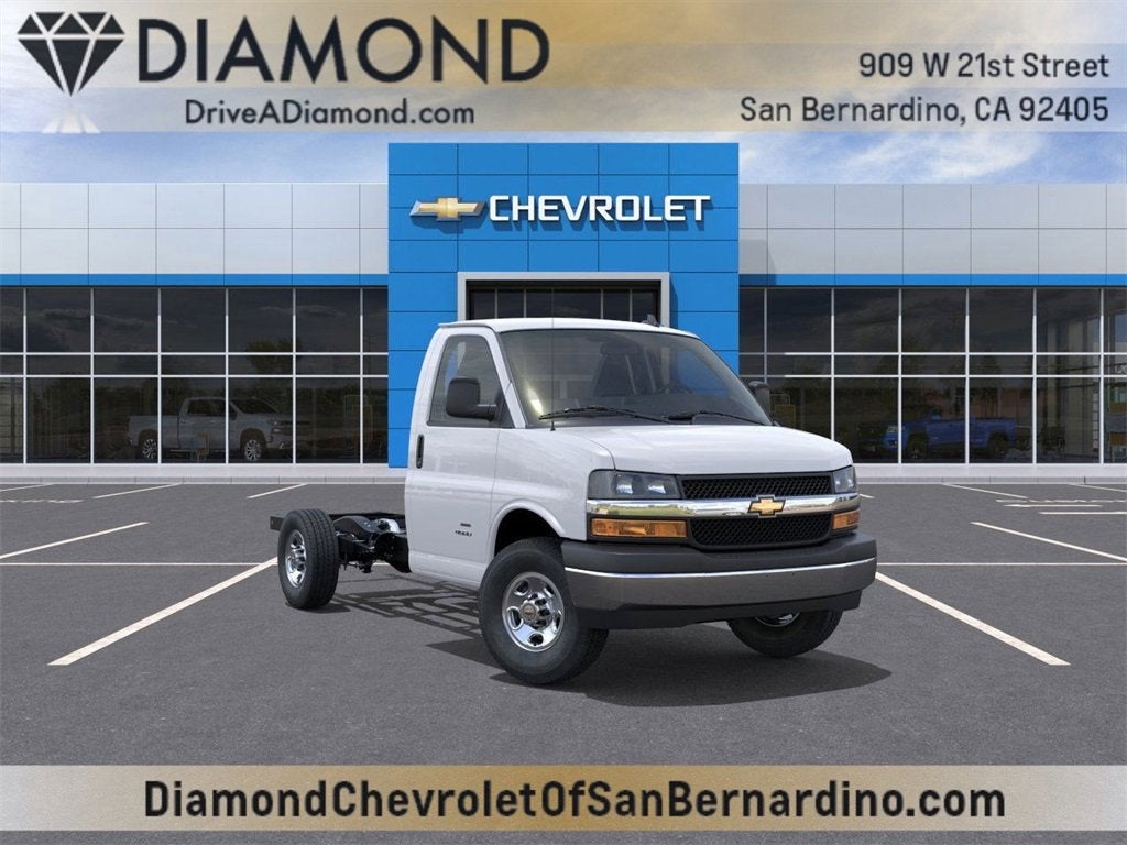 2025 Chevrolet Express Cutaway 3500 1WT