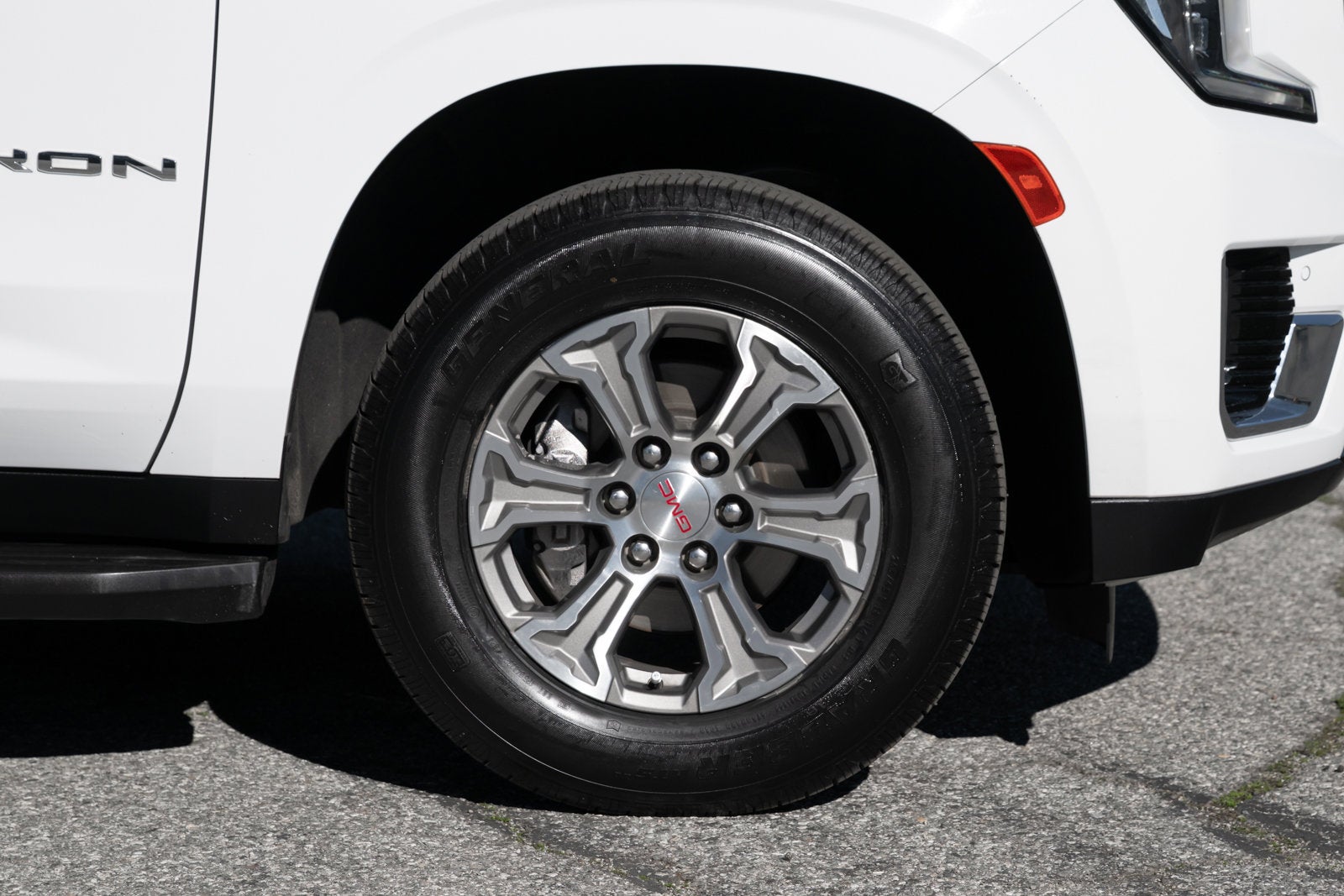 2022 GMC Yukon XL SLE