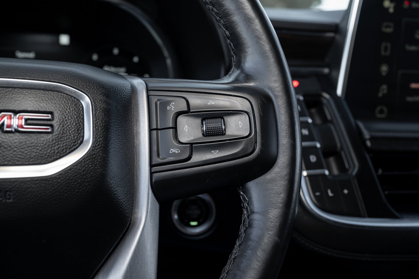 2022 GMC Yukon XL SLE